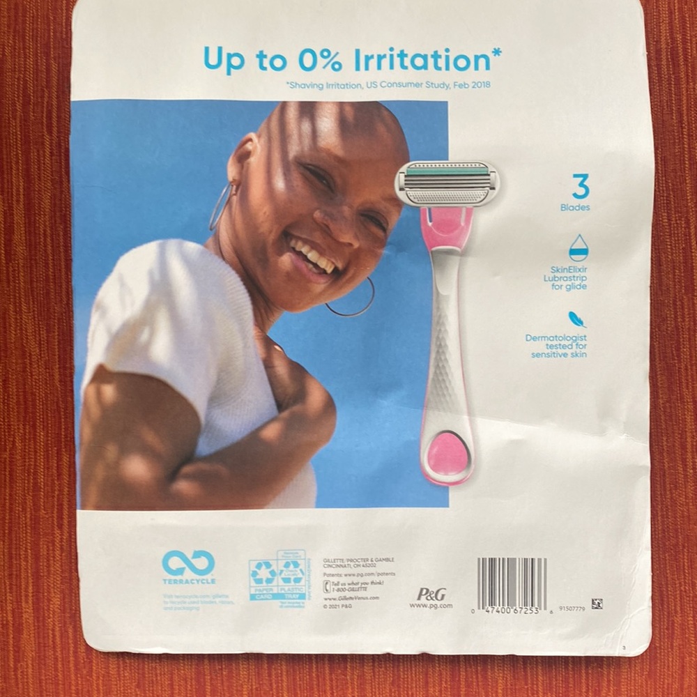 Venus Sensitive disposable Razor - Picture 2 of 3